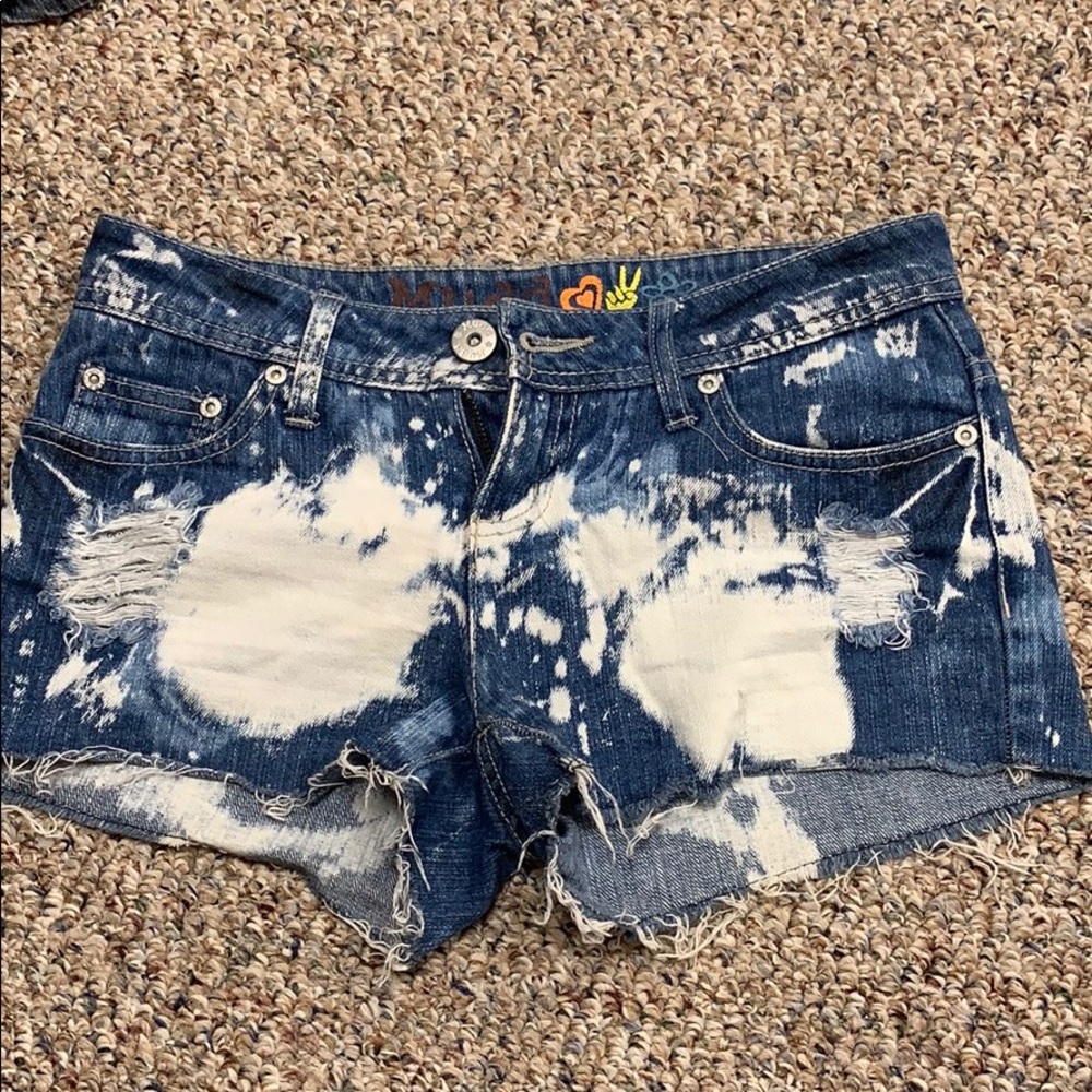Juniors Mudd size 3 splattered jean shorts